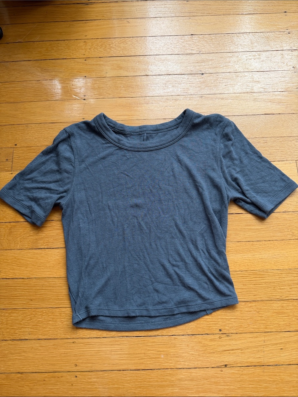 Lululemon Women's Short Sleeve Crewneck Top in Charcoal Gray/blue